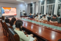 副校长李峰为六合彩结果
研究生讲授思政课